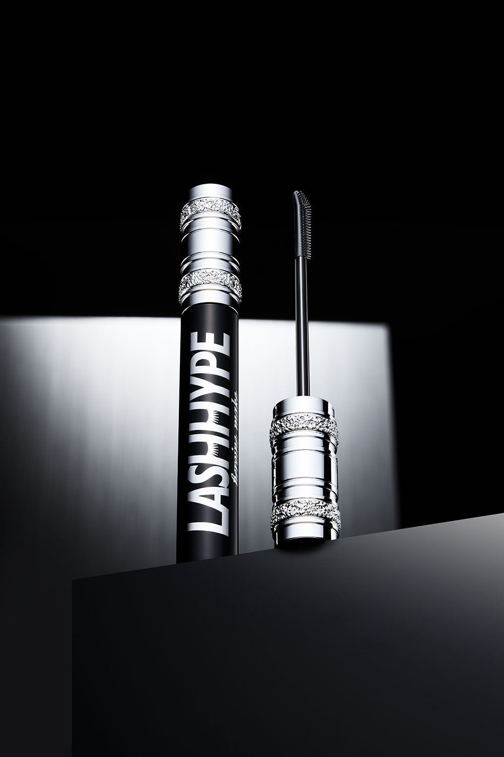 Kiss Me Heroine Make Lash Hype Mascara – For Long, Defined & Curled Lashes