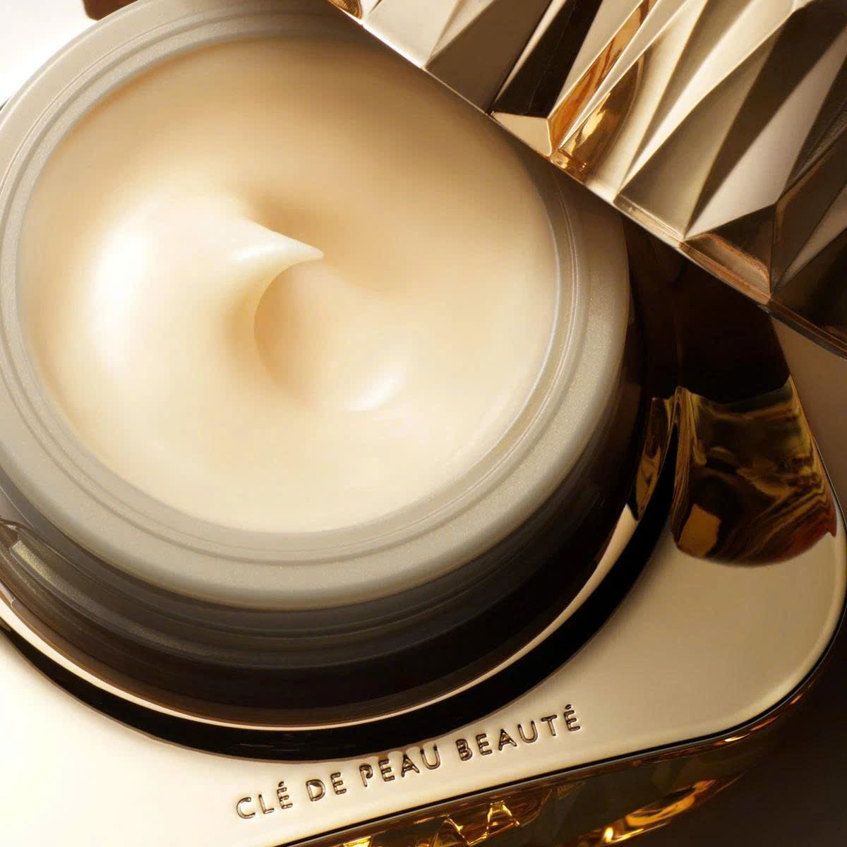 CLE DE PEAU Beauté CRÈME FORTIFIANTE INTENSIVE FOR NIGHT 50g