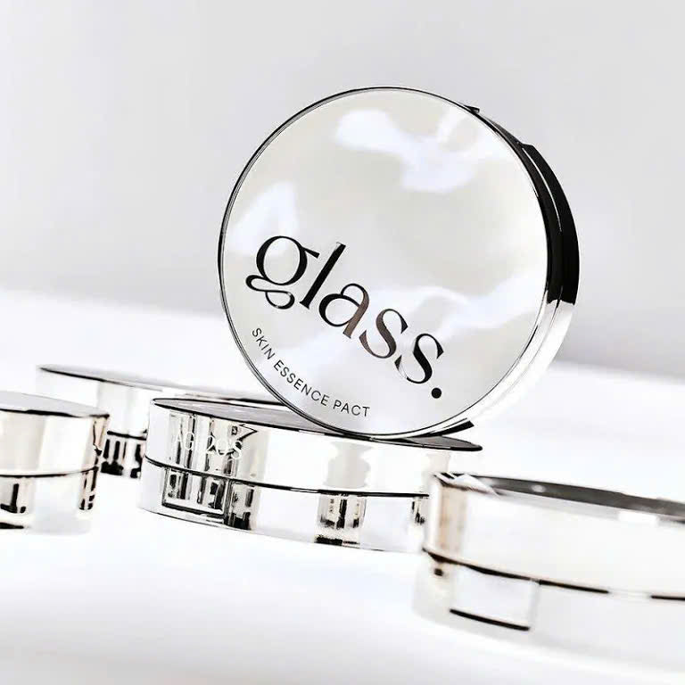 Age20's glass skin essence pact